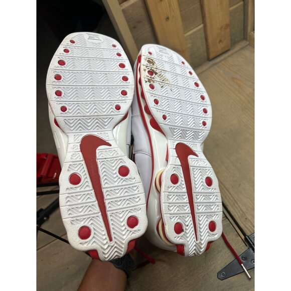 Athletic_Shoes